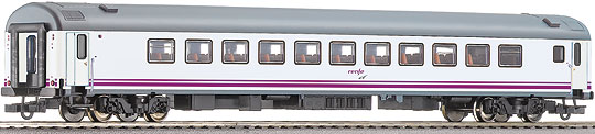 Passenger car 1st class of express train<br /><a href='images/pictures/Roco/45777.jpg' target='_blank'>Full size image</a>